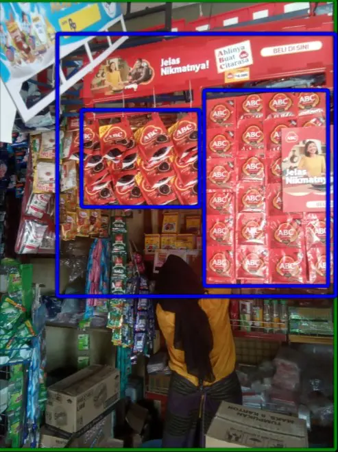 Tira colgante con productos detectados por la IA
